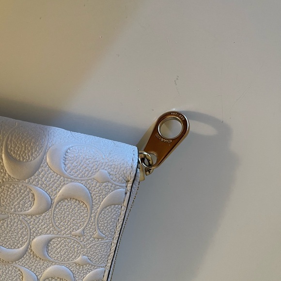 Coach Cream Embossed Wallet - Picture 4 of 8